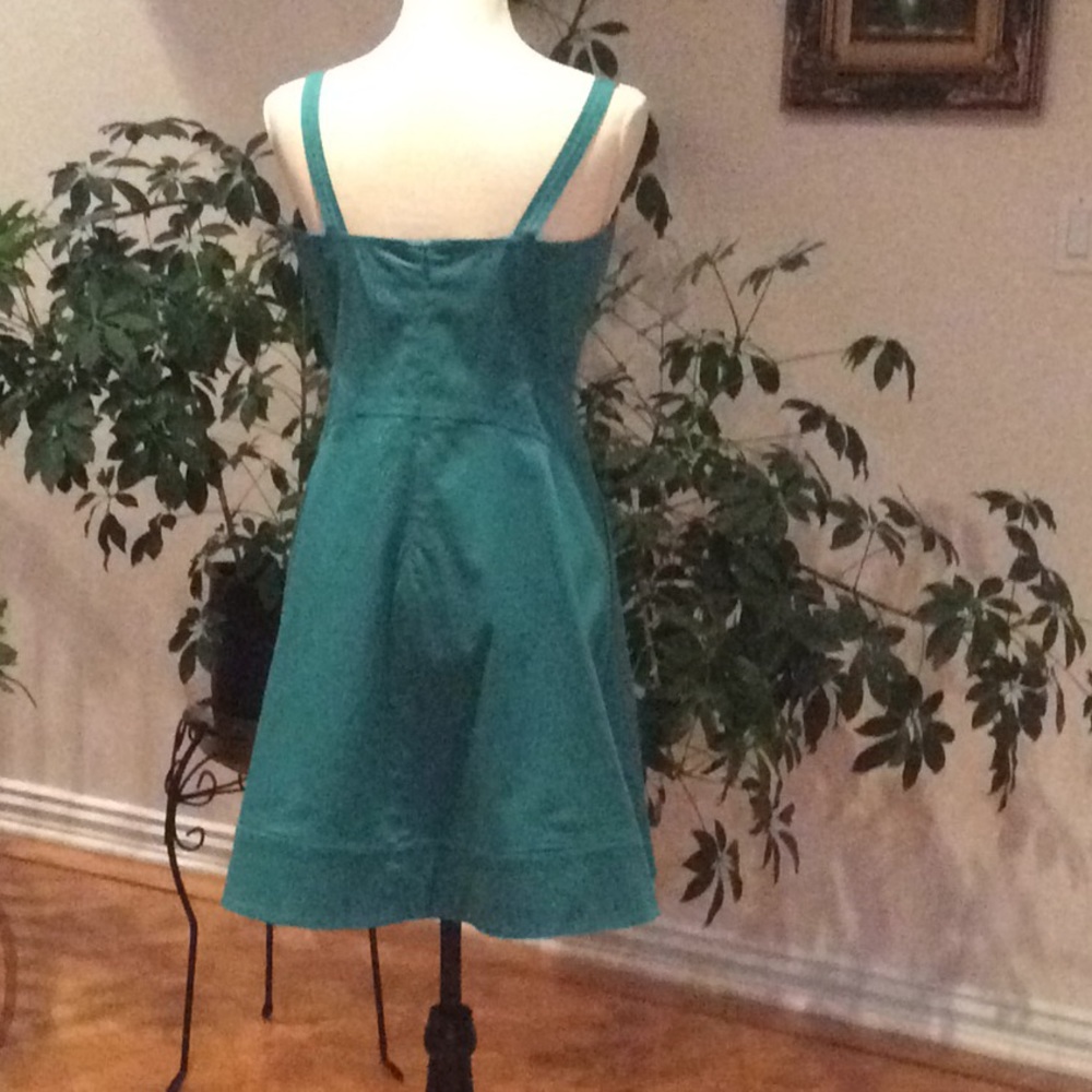 Dress - Picture 2 of 8
